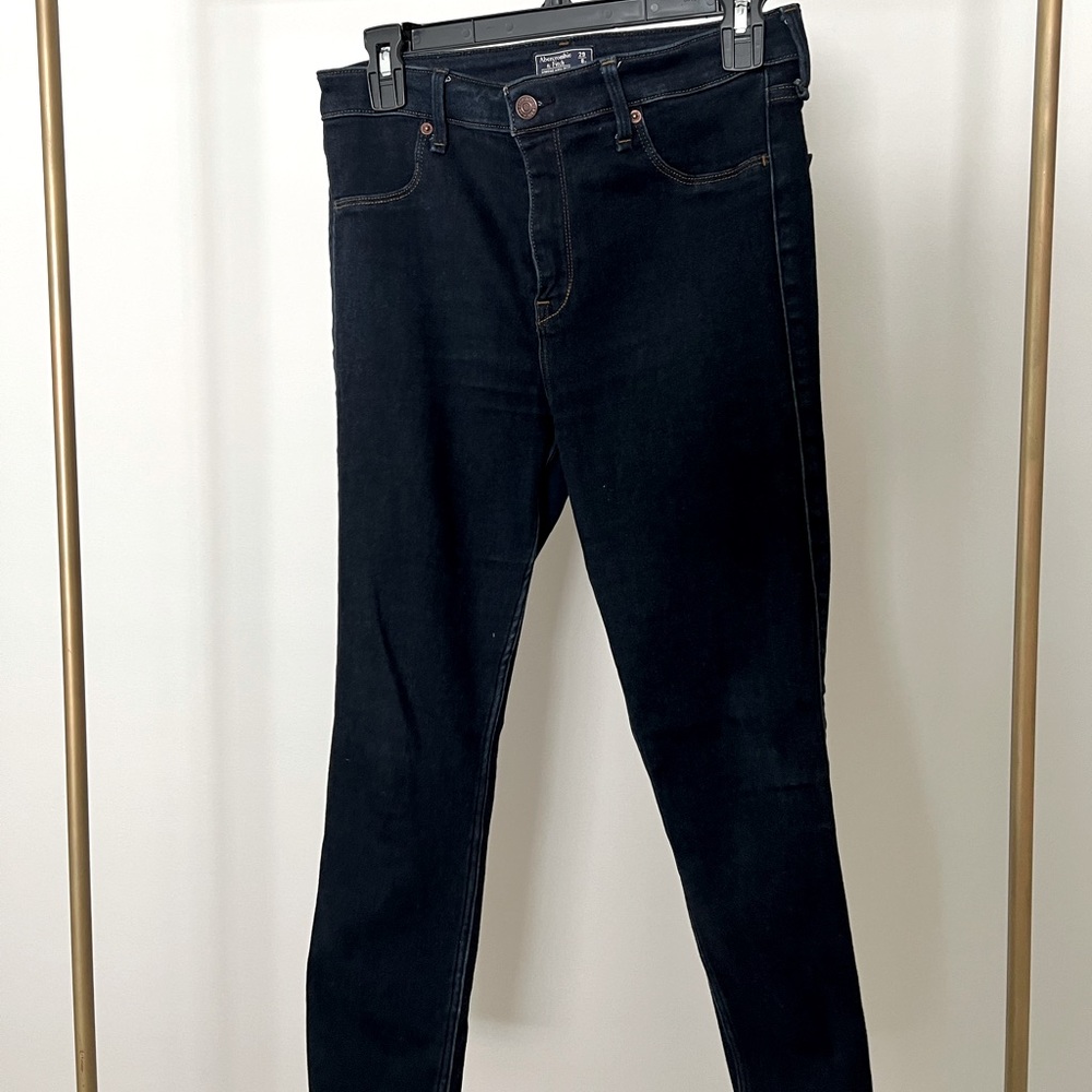 Abercrombie women’s high rise jean legging size 8 short